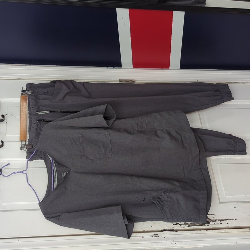 Cuddl Duds gray Scrub set